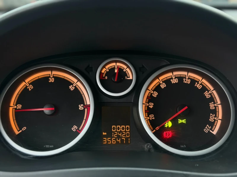 Opel Corsa 1.3 CDTI 90 к.с., снимка 9 - Автомобили и джипове - 52804153