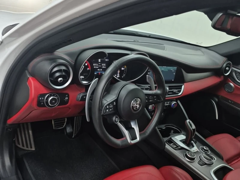 Alfa Romeo Giulia * TI SPORT * CARFAX * , снимка 10 - Автомобили и джипове - 52814358