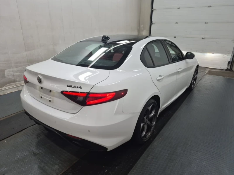 Alfa Romeo Giulia * TI SPORT * CARFAX * , снимка 3 - Автомобили и джипове - 52814358