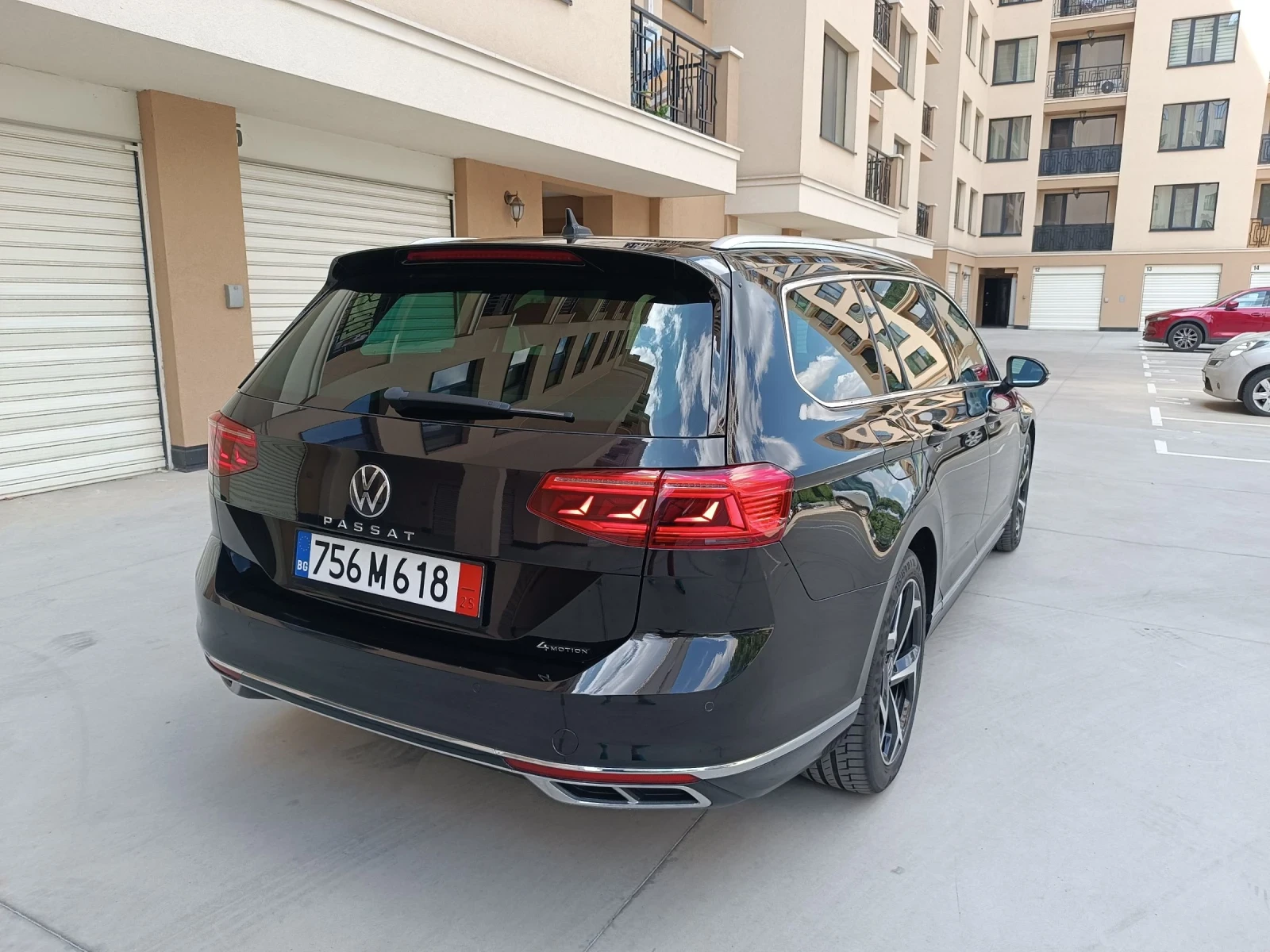 VW Passat RLine, IQ Light, Digital, Камера, Сервизна История - изображение 4
