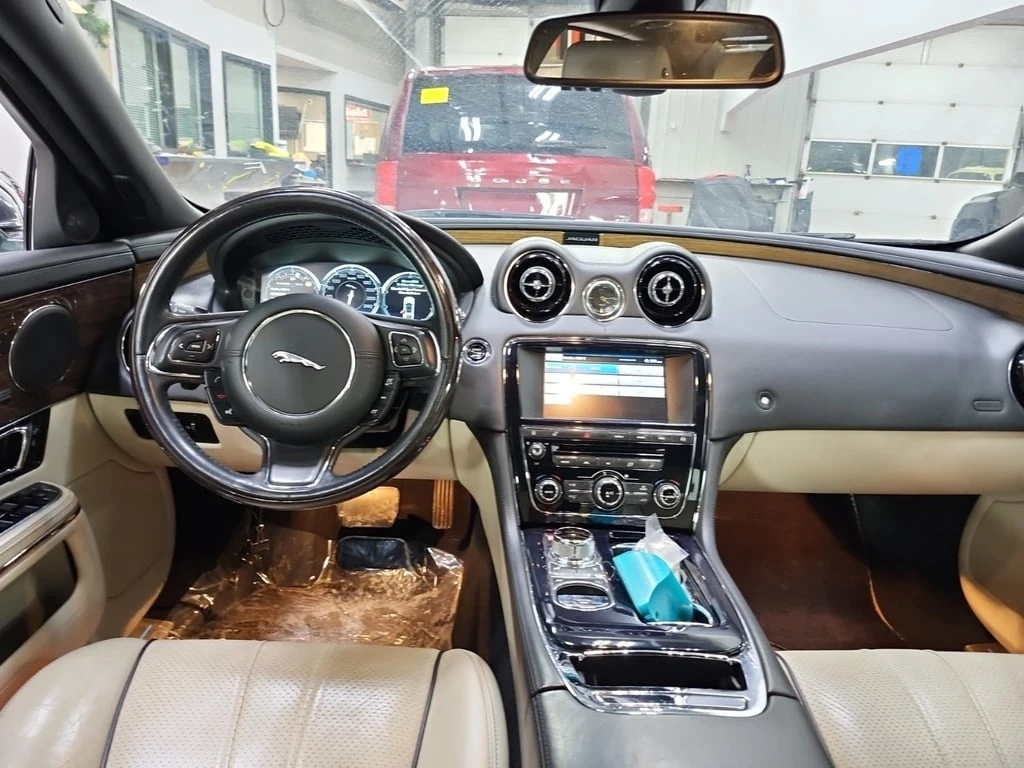 Jaguar Xj * 4dr Sdn XJL Portfolio AWD * CARFAX * ���� �� �� | Mobile.bg � ����������� 9
