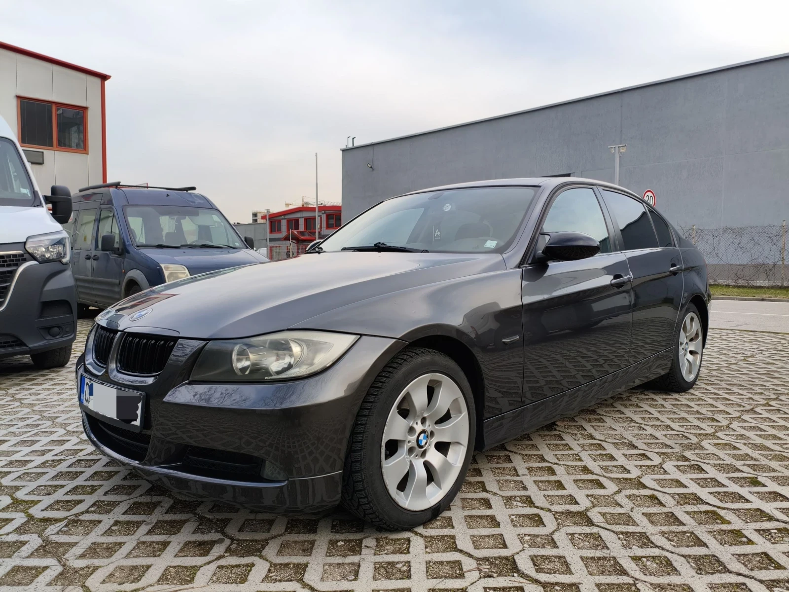 BMW 320  - изображение 2