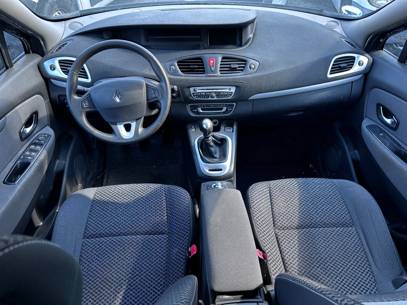 Renault Grand scenic 1.6 Дизел 130к 2011г Австрия, снимка 9 - Автомобили и джипове - 54384110