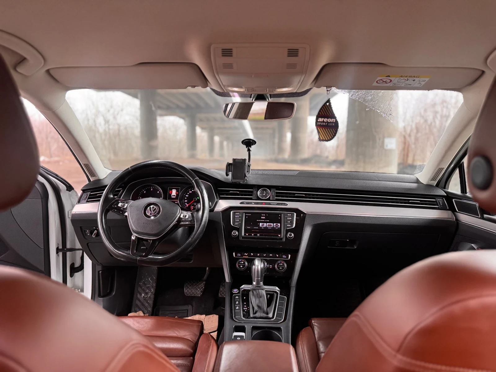 VW Passat 4motion | FULL LED | Ergo | Distronic, снимка 14 - Автомобили и джипове - 54402428