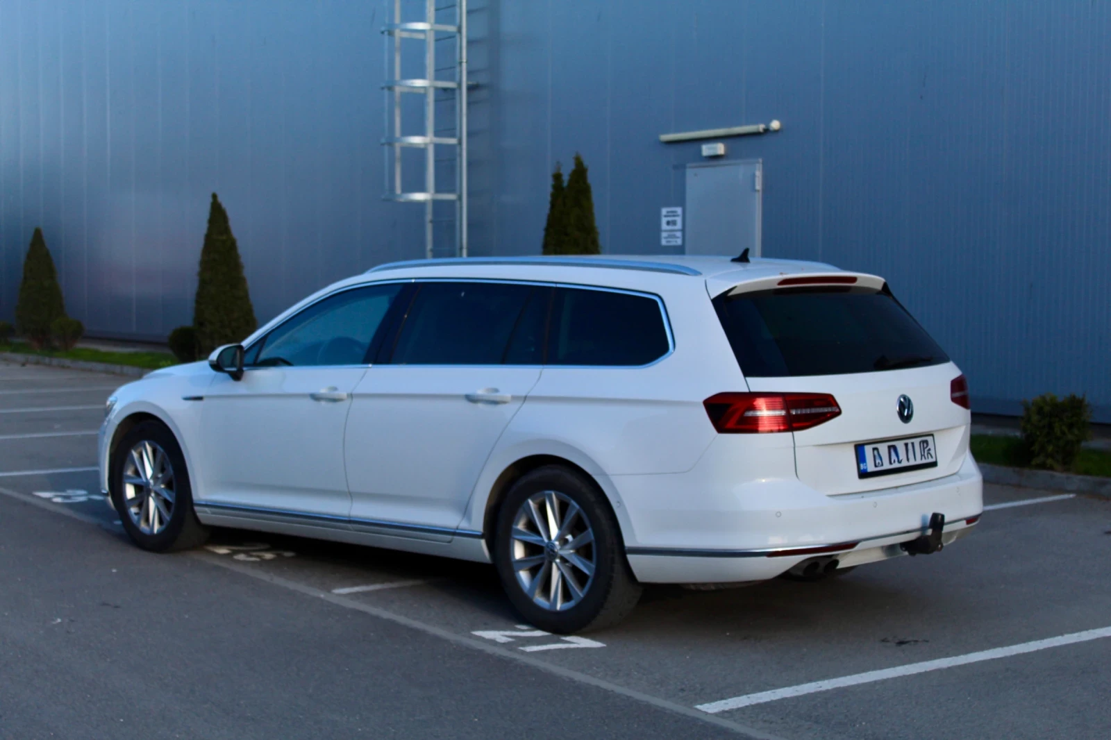VW Passat 4motion | FULL LED | Ergo | Distronic, снимка 3 - Автомобили и джипове - 54402428