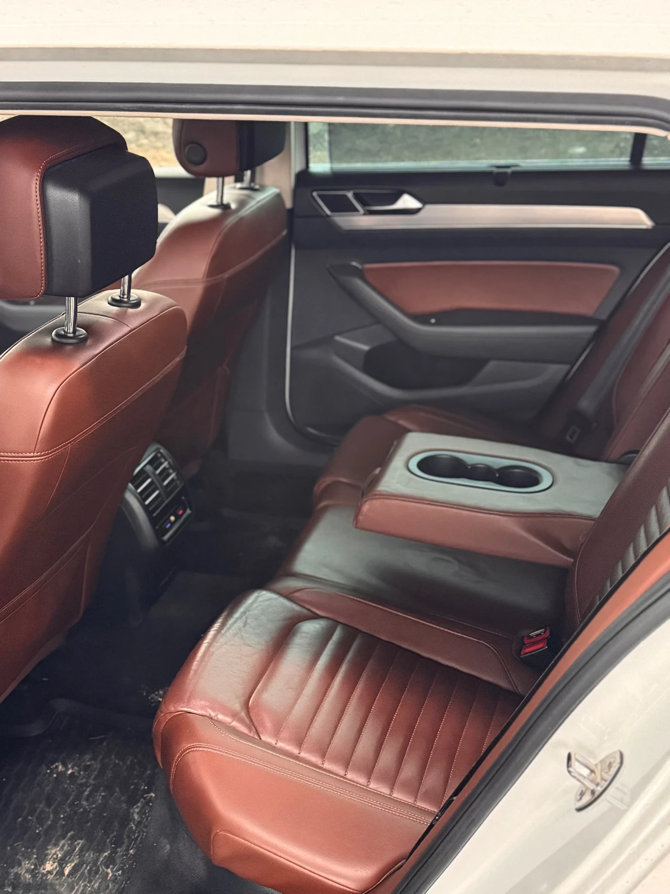 VW Passat 4motion | FULL LED | Ergo | Distronic, снимка 17 - Автомобили и джипове - 54402428