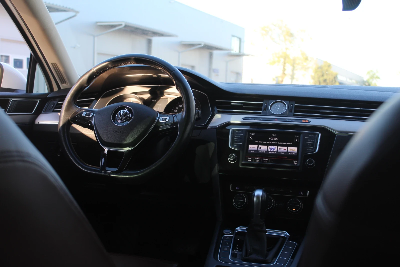 VW Passat 4motion | FULL LED | Ergo | Distronic, снимка 8 - Автомобили и джипове - 54402428