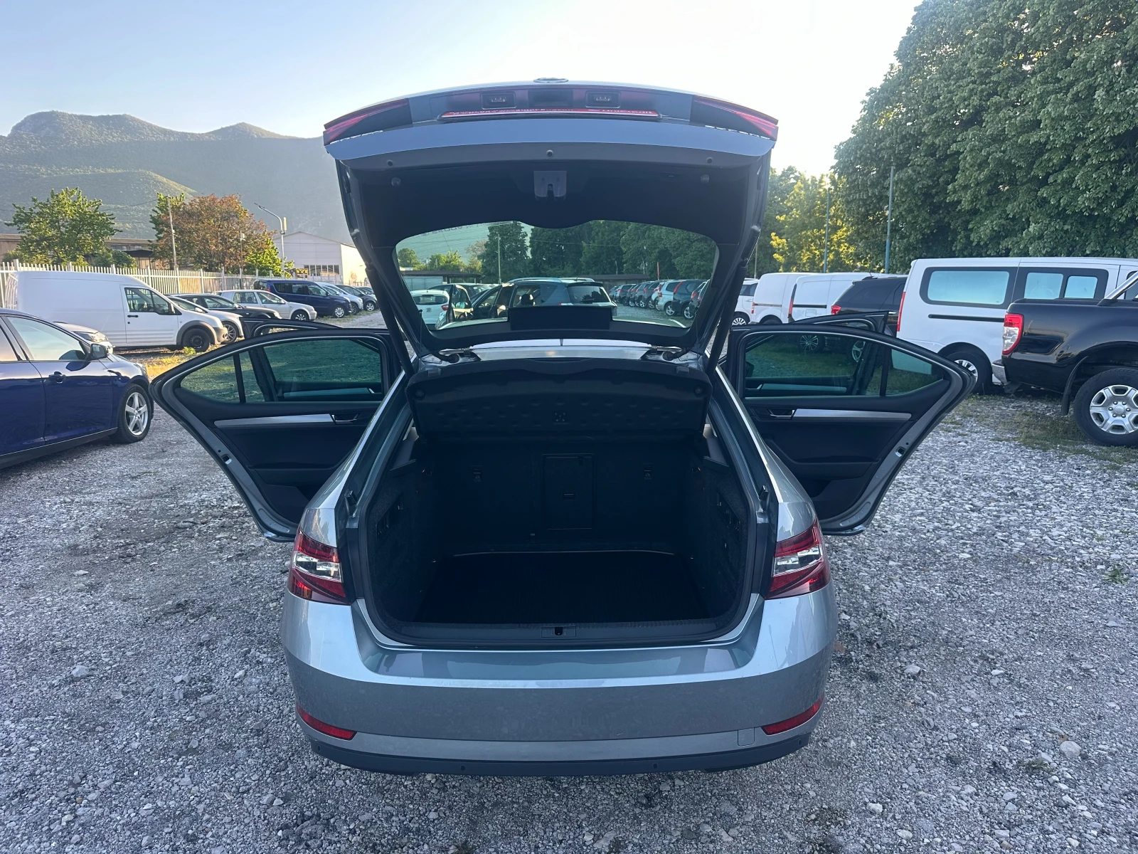 Skoda Superb 1.8TSI 180kc FULLL TOPP, снимка 16 - Автомобили и джипове - 54438428