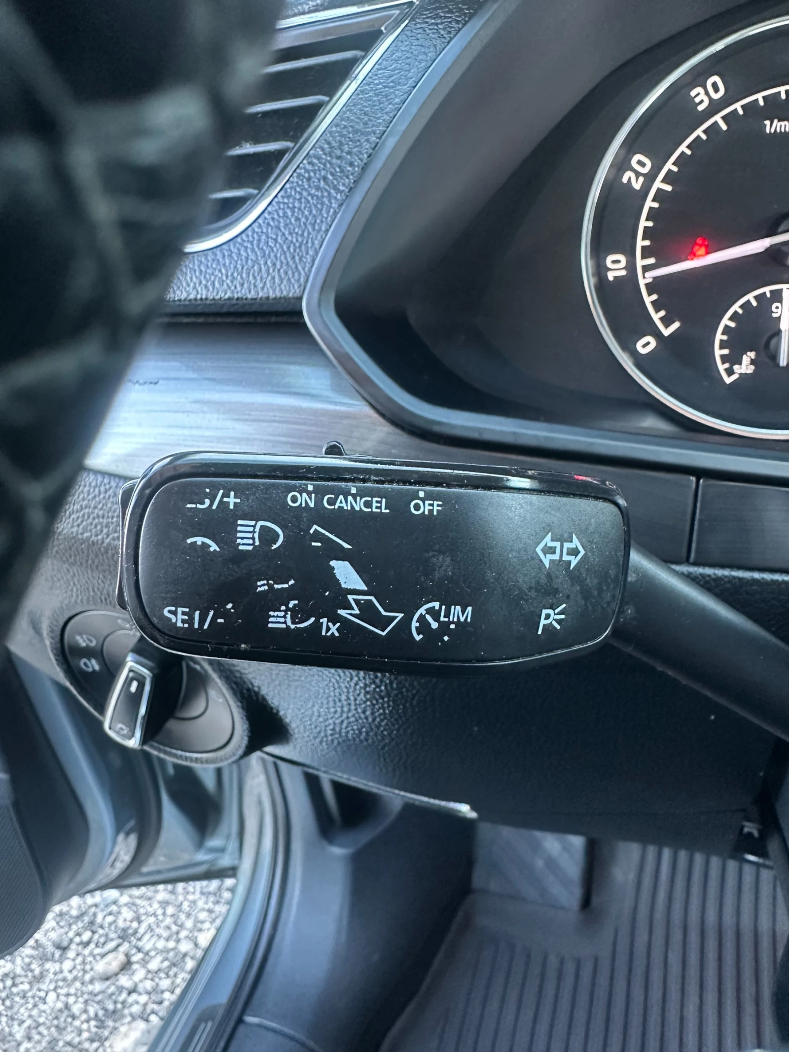 Skoda Superb 1.8TSI 180kc FULLL TOPP, снимка 14 - Автомобили и джипове - 54438428