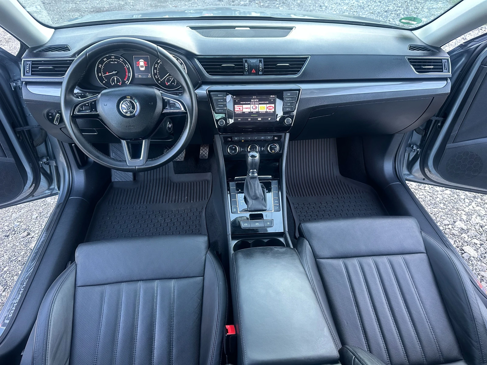 Skoda Superb 1.8TSI 180kc FULLL TOPP, снимка 10 - Автомобили и джипове - 54438428