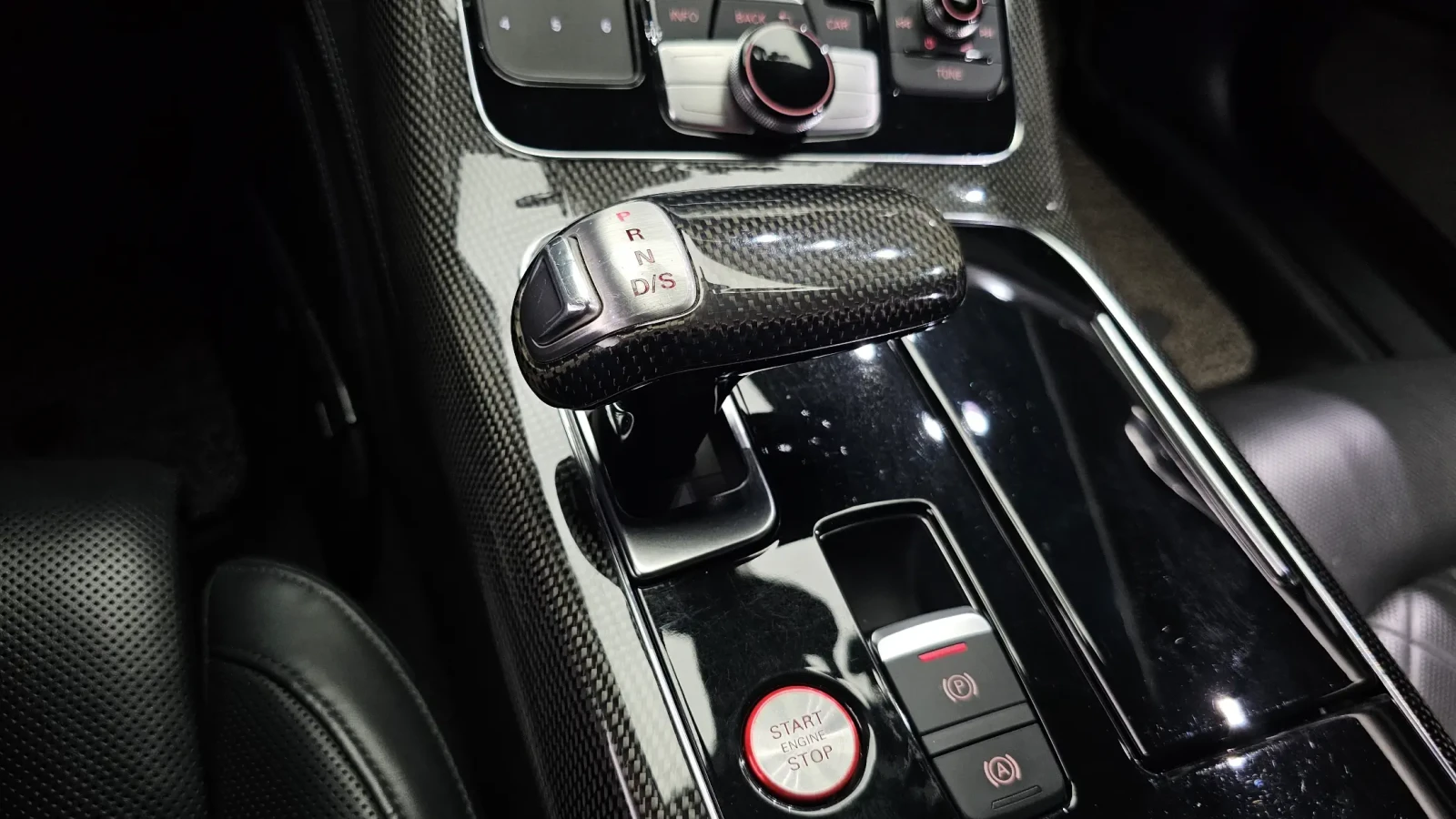 Audi S8 4.0 TFSI quattro , снимка 11 - Автомобили и джипове - 54606793