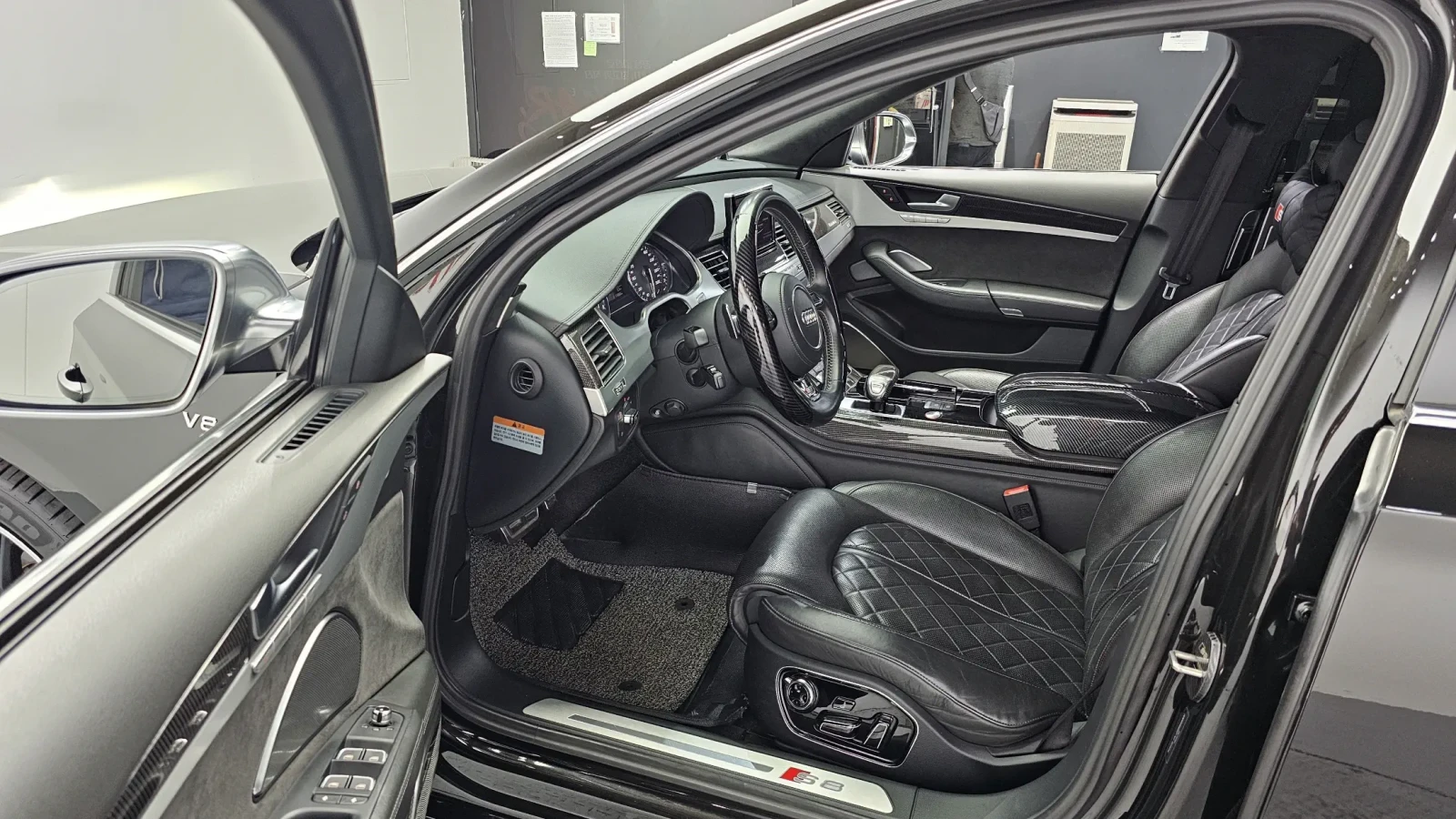 Audi S8 4.0 TFSI quattro , снимка 5 - Автомобили и джипове - 54606793