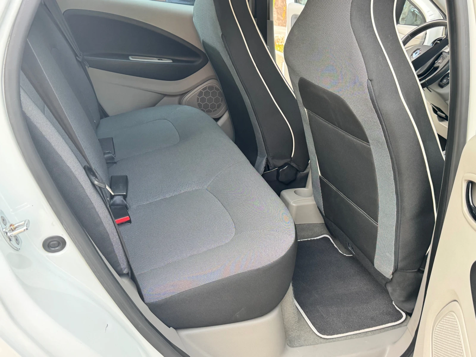 Renault Zoe 65000, снимка 11 - Автомобили и джипове - 54757279
