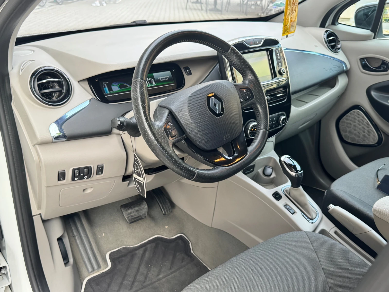 Renault Zoe 65000, снимка 9 - Автомобили и джипове - 54757279