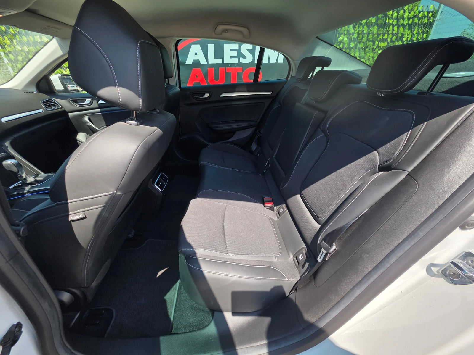 Renault Megane IV-phase II-Sedan-1.3 TCe-140hp, снимка 13 - Автомобили и джипове - 55539513