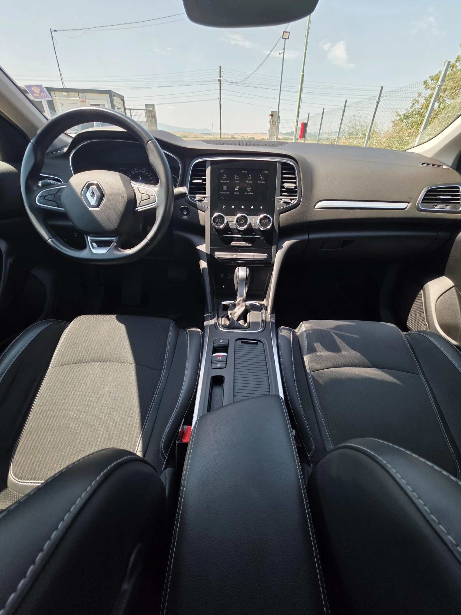 Renault Megane IV-phase II-Sedan-1.3 TCe-140hp, снимка 10 - Автомобили и джипове - 55539513