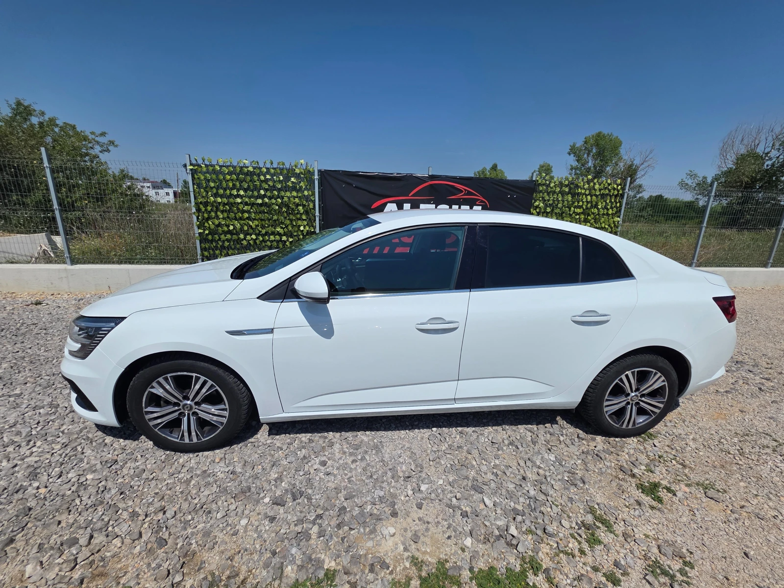 Renault Megane IV-phase II-Sedan-1.3 TCe-140hp, снимка 8 - Автомобили и джипове - 55539513
