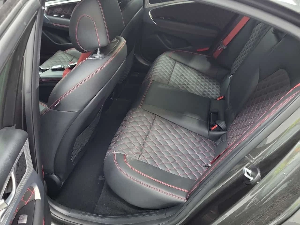 Genesis G70 3.3T Sport / CARFAX / АВТОКРЕДИТ , снимка 14 - Автомобили и джипове - 55594879