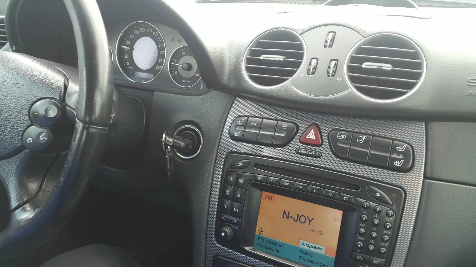 Mercedes-Benz CLK, снимка 11 - Автомобили и джипове - 55936569