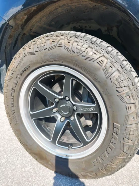 Toyota Hilux Пикап, снимка 4