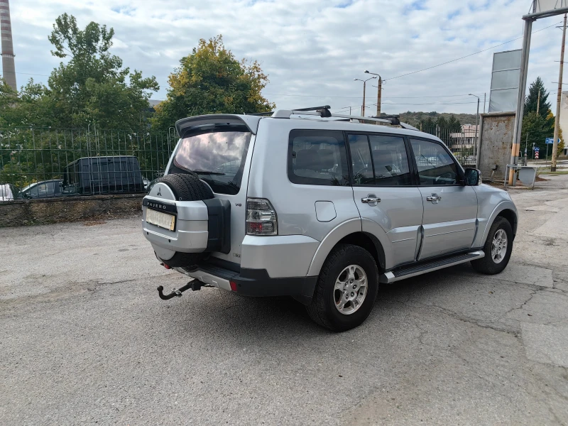 Mitsubishi Pajero  3.0i V6 GLS Automatic, снимка 6 - Автомобили и джипове - 52047645