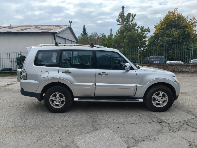 Mitsubishi Pajero  3.0i V6 GLS Automatic, снимка 5 - Автомобили и джипове - 52047645