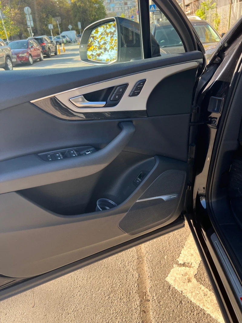 Audi Q7, снимка 4 - Автомобили и джипове - 52271600