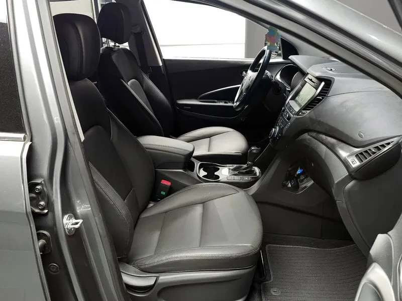 Hyundai Santa fe Diesel 2.0 2Wd Premium, снимка 10 - Автомобили и джипове - 56130282