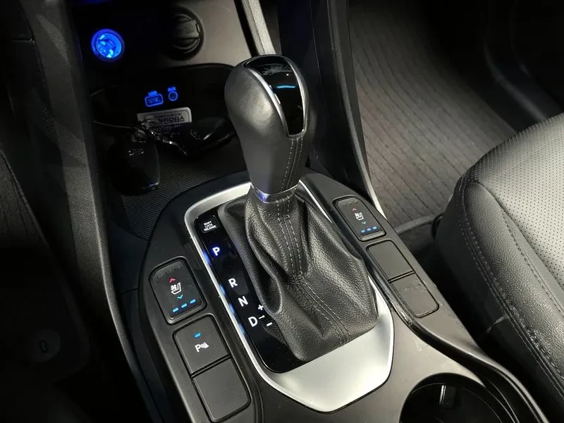 Hyundai Santa fe Diesel 2.0 2Wd Premium, снимка 9 - Автомобили и джипове - 56130282