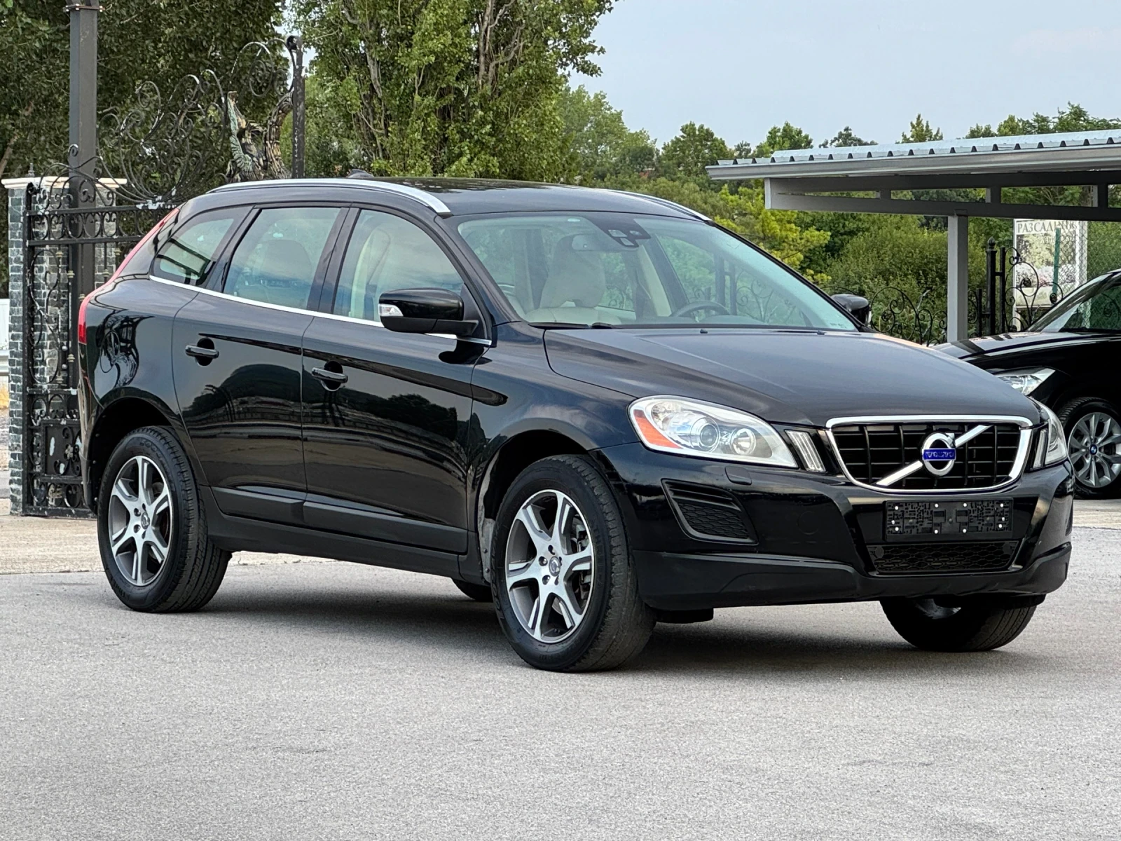 Volvo XC60 2.0D3 ИТАЛИЯ АВТОМАТ - изображение 4