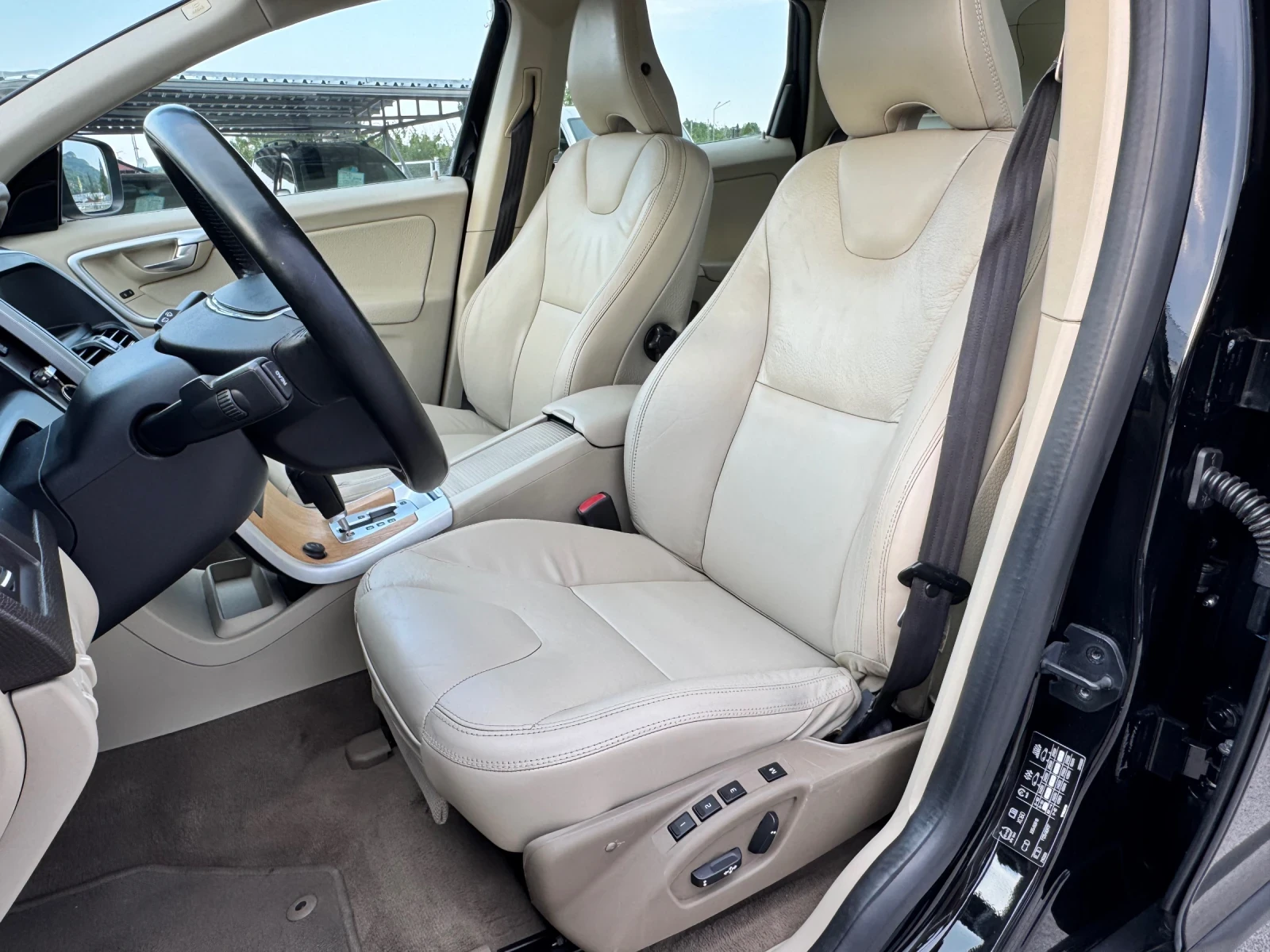 Volvo XC60 2.0D3 ИТАЛИЯ АВТОМАТ - изображение 5