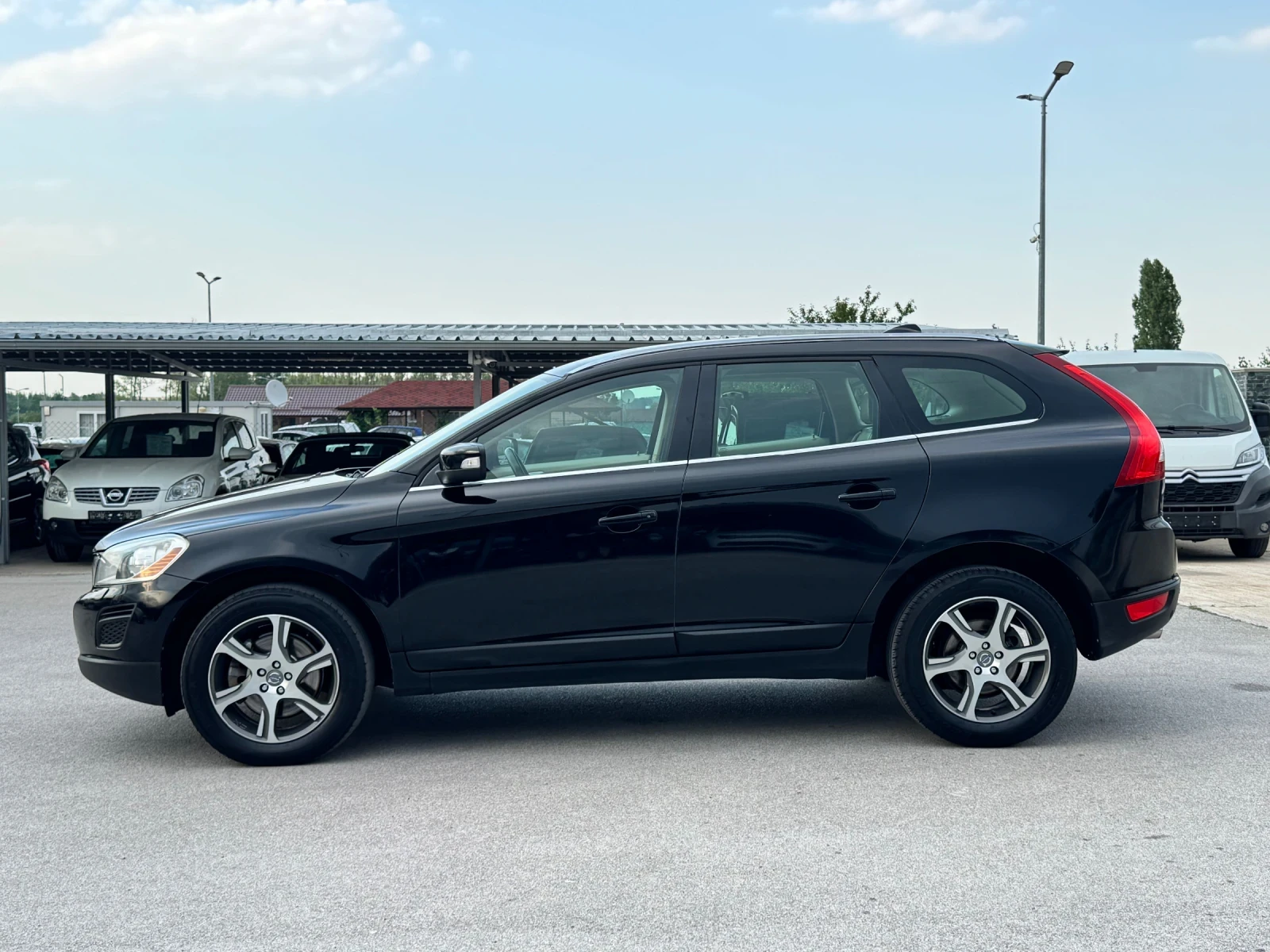 Volvo XC60 2.0D3 ИТАЛИЯ АВТОМАТ - изображение 3