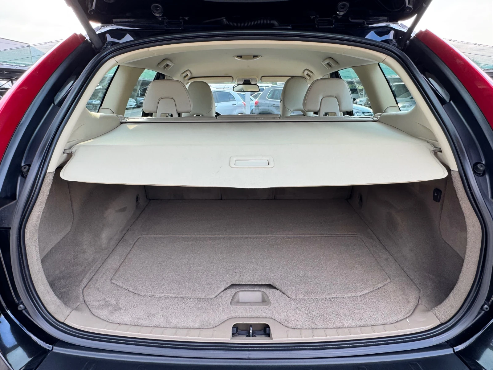 Volvo XC60 2.0D3 ИТАЛИЯ АВТОМАТ - изображение 7