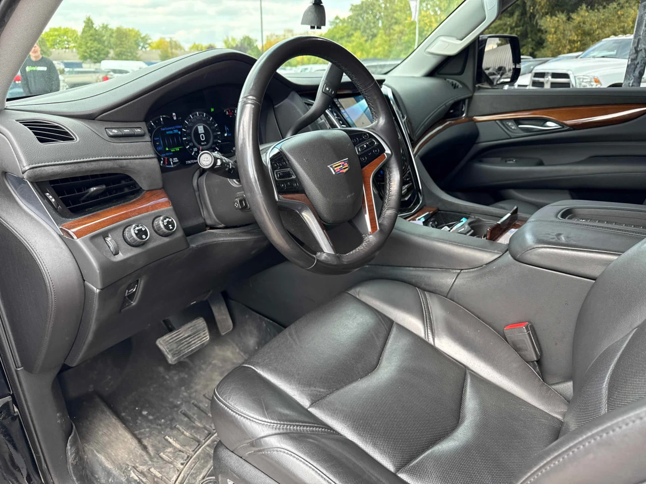 Cadillac Escalade CARFAX* АВТОФИНАНСИРАНЕ БЕЗ ПЪРВОНАЧАЛНА ВНОСКА - изображение 5