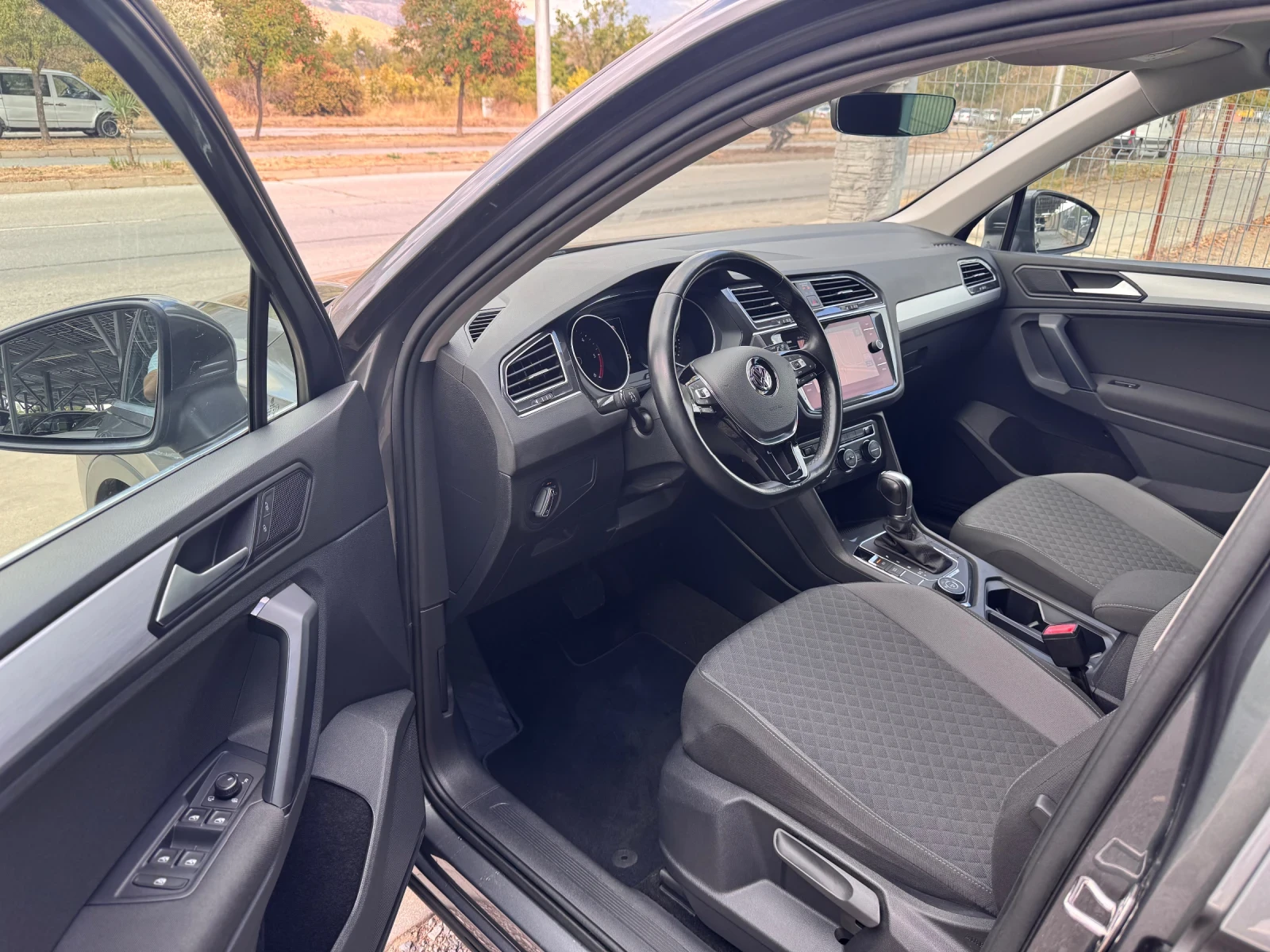 VW Tiguan 2.0TDI 4MOTION DSG * ПЕРФЕКТЕН*  - изображение 9