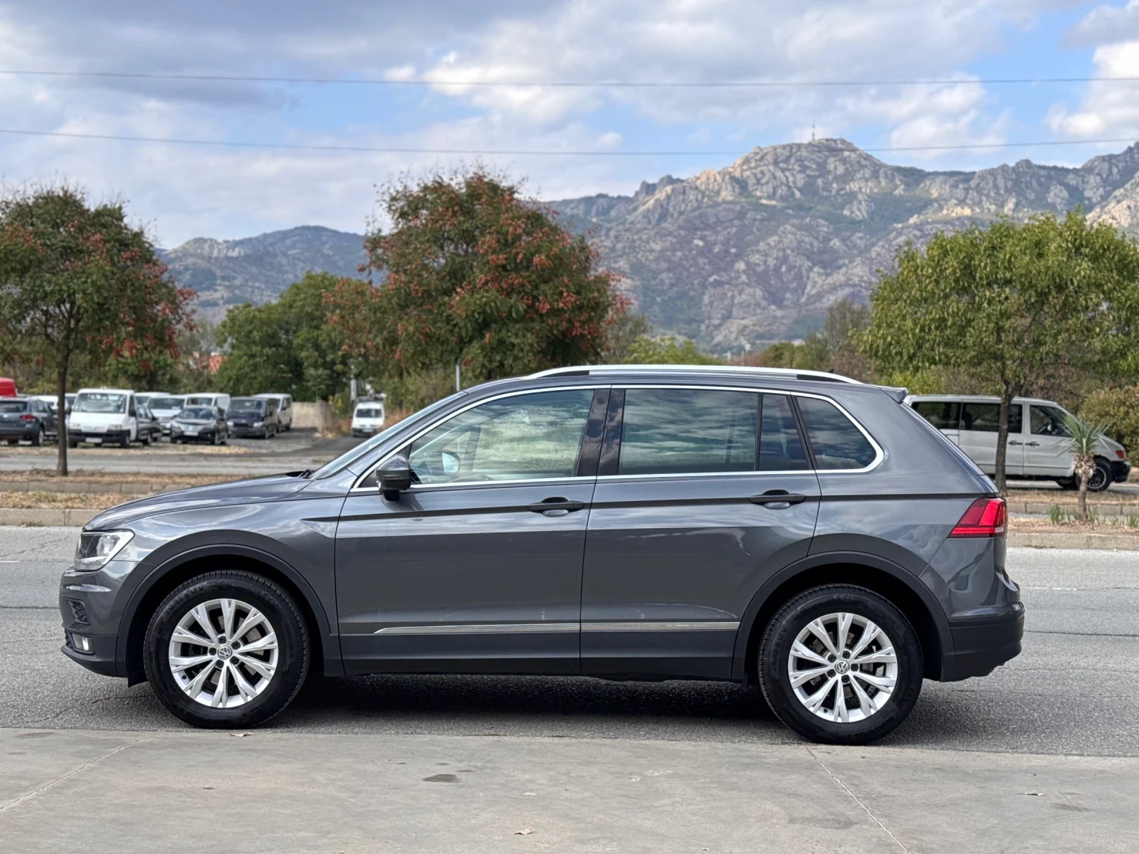 VW Tiguan 2.0TDI 4MOTION DSG * ПЕРФЕКТЕН*  - изображение 2