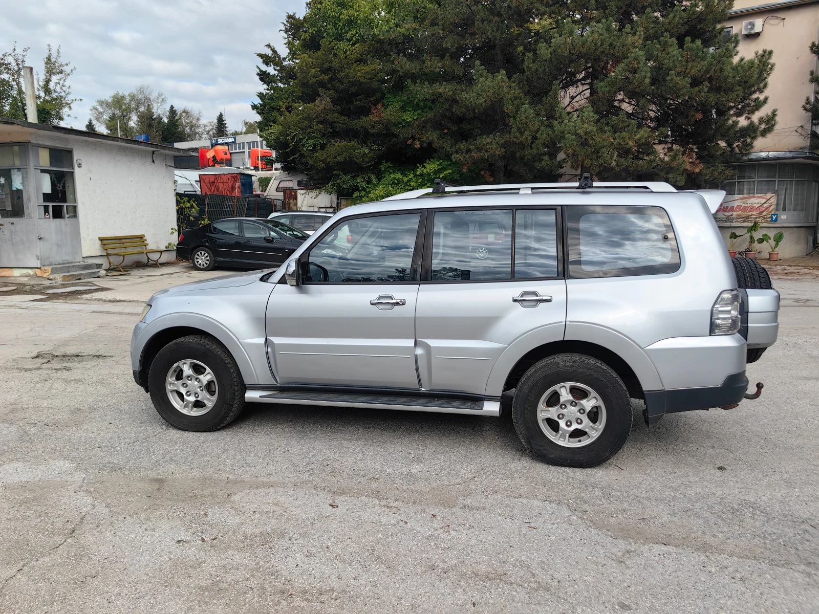 Mitsubishi Pajero  3.0i V6 GLS Automatic - изображение 8