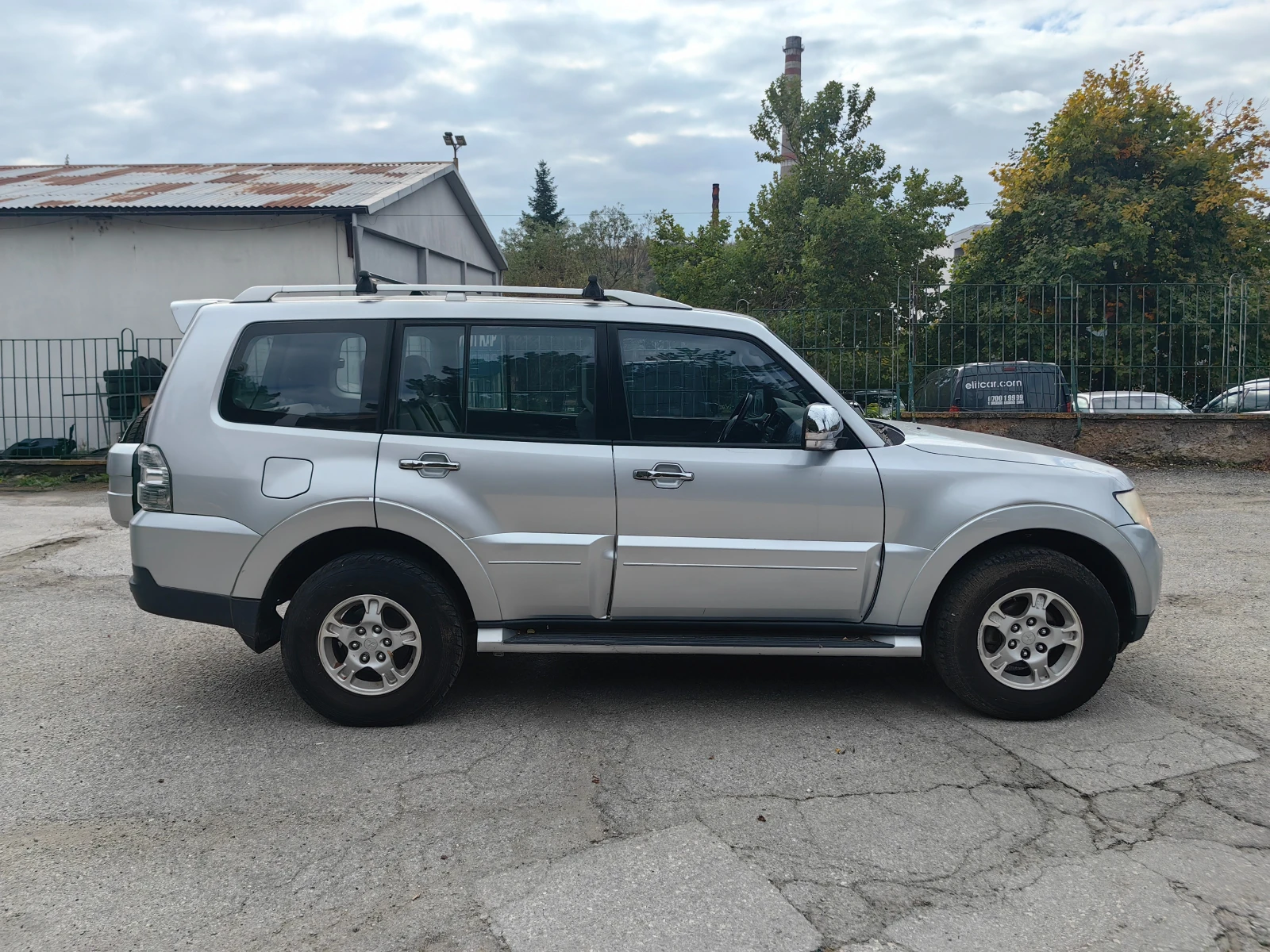 Mitsubishi Pajero  3.0i V6 GLS Automatic - изображение 5