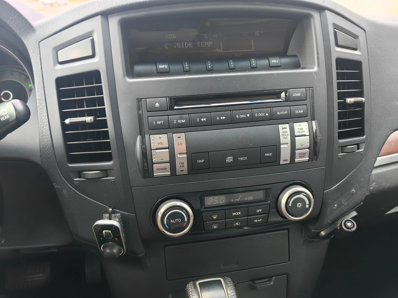 Mitsubishi Pajero  3.0i V6 GLS Automatic | Mobile.bg — изображение 14