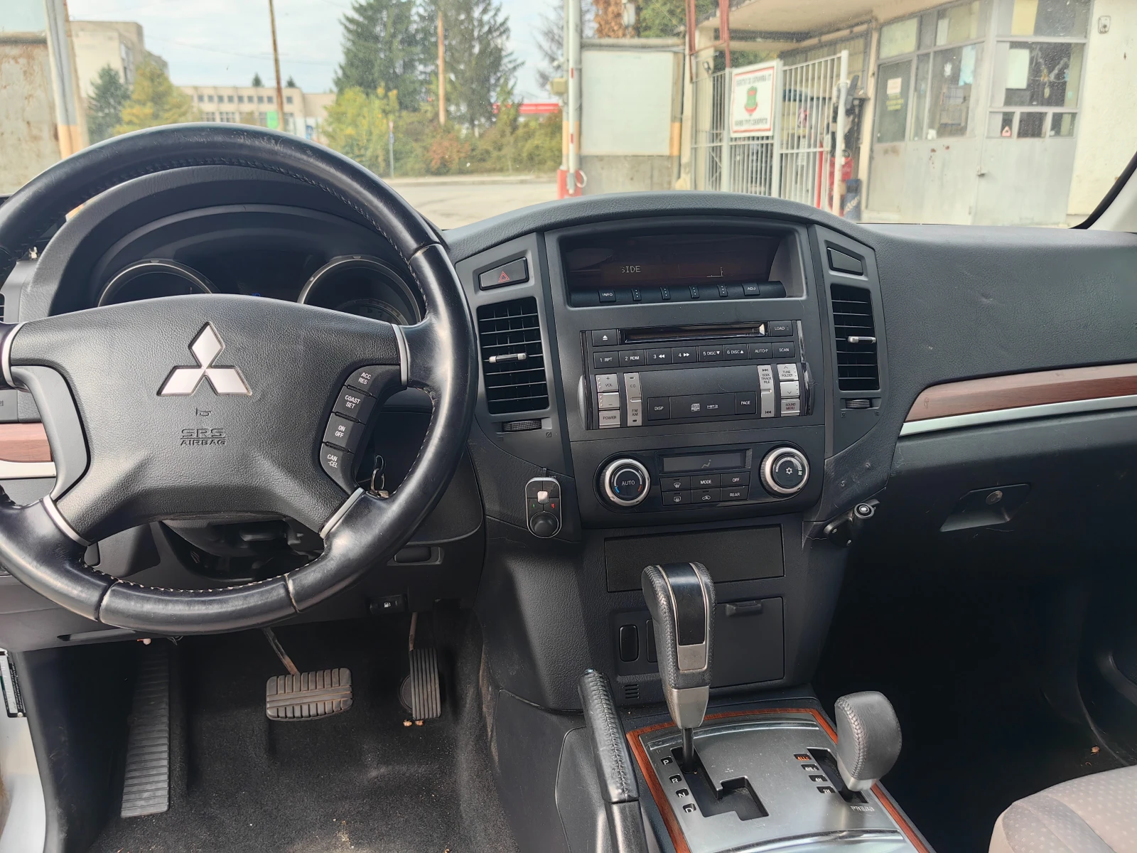 Mitsubishi Pajero  3.0i V6 GLS Automatic - изображение 10