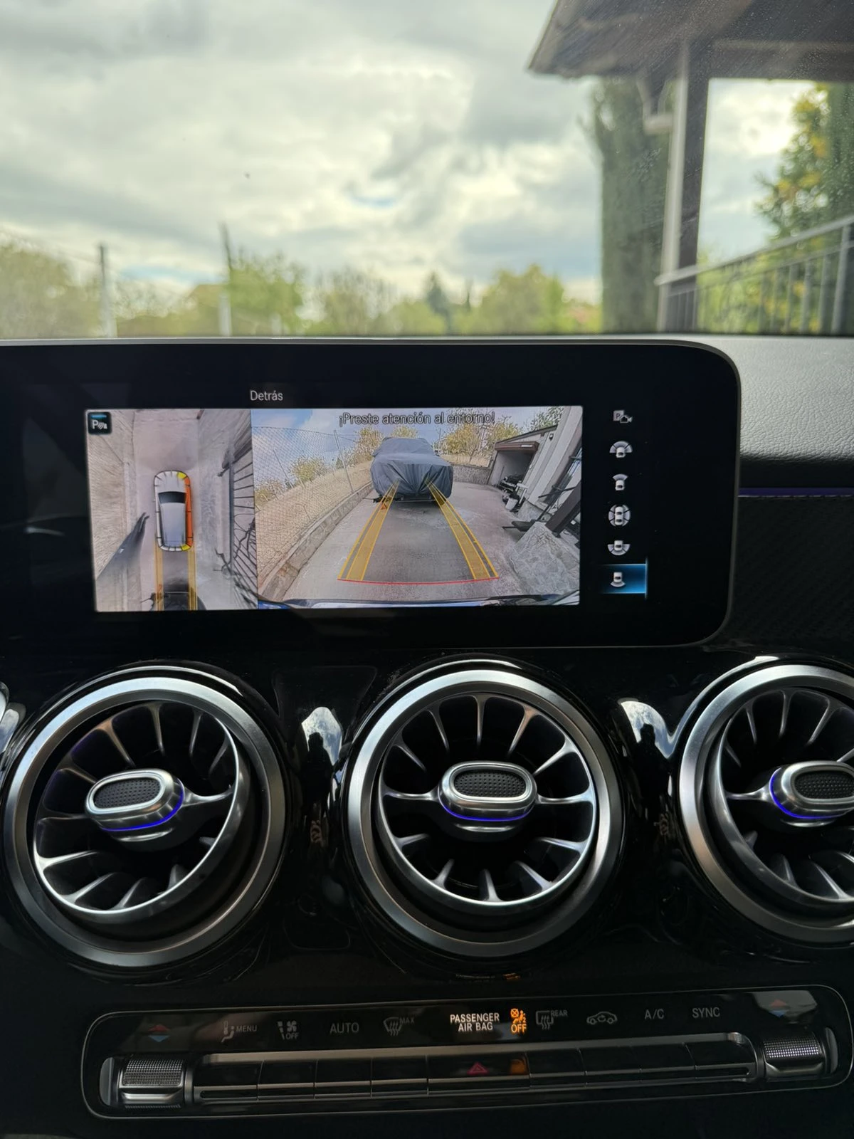 Mercedes-Benz GLB AMG 250 - изображение 10