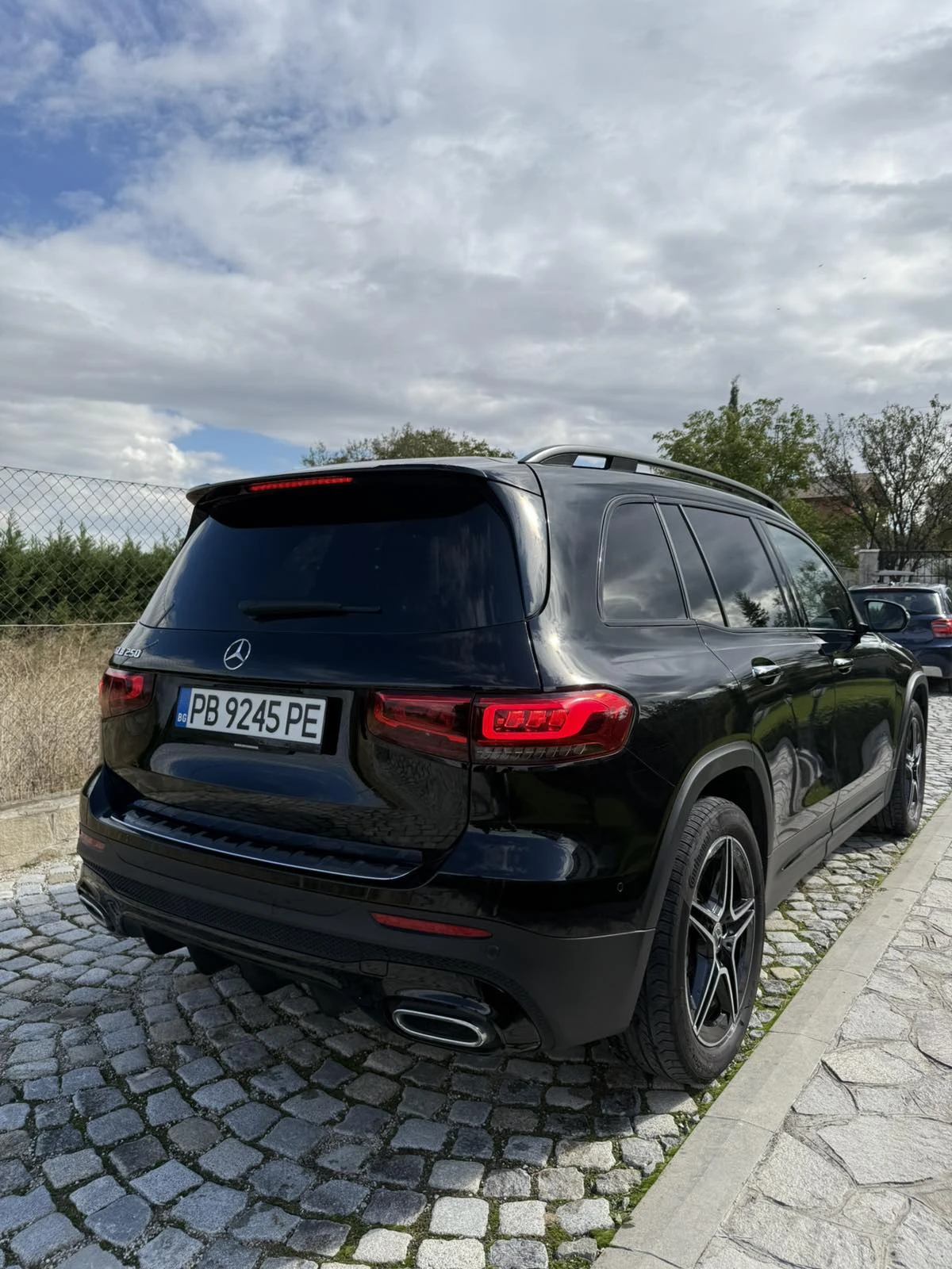 Mercedes-Benz GLB AMG 250 - изображение 4