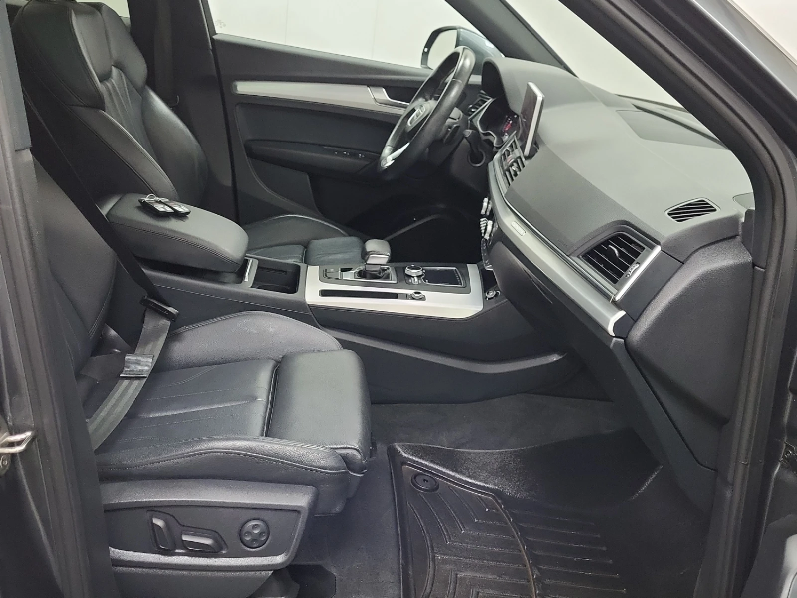 Audi Q5 * PROGRESSIV * CARFAX *    | Mobile.bg   11