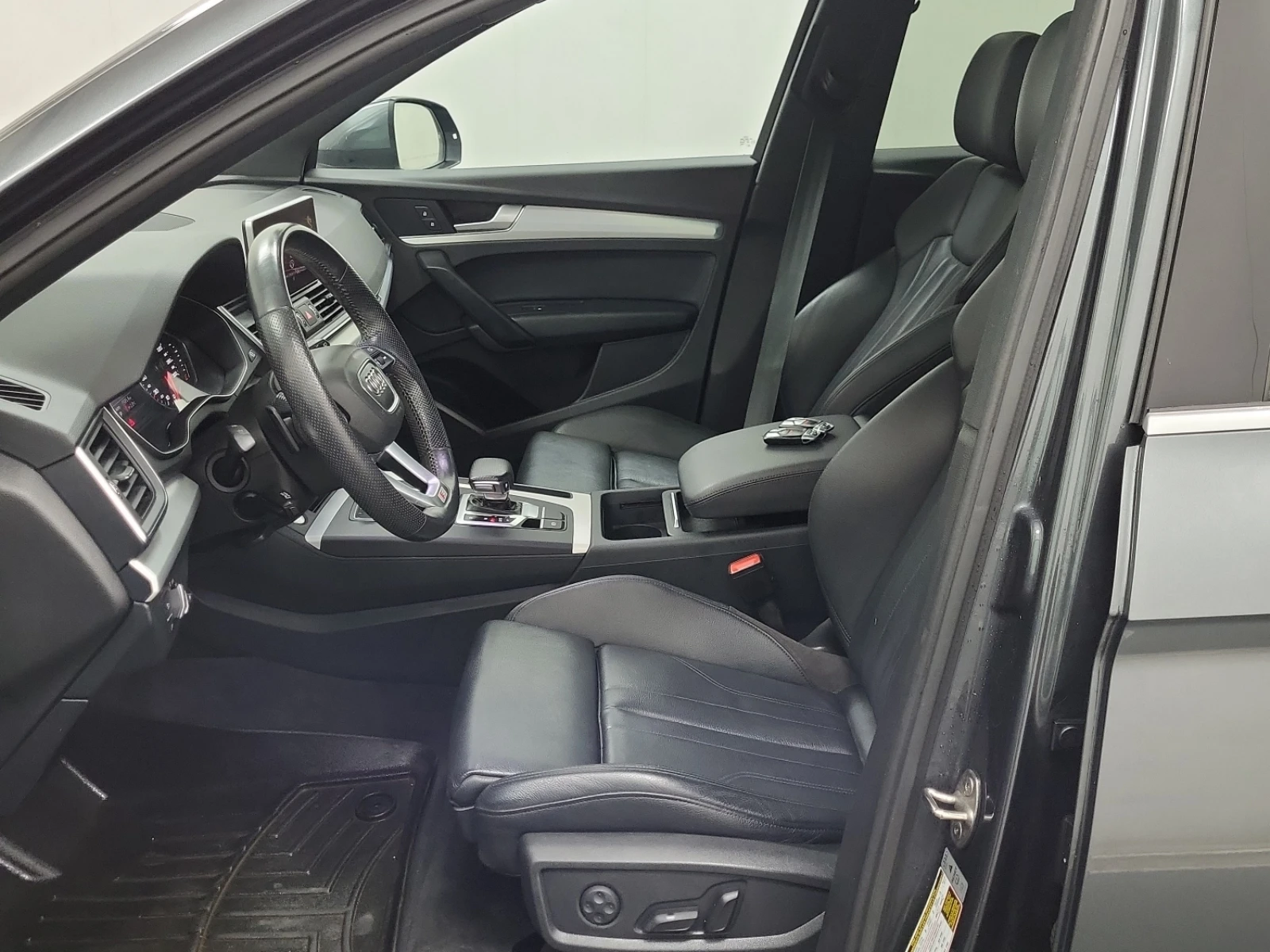 Audi Q5 * PROGRESSIV * CARFAX *    | Mobile.bg   8