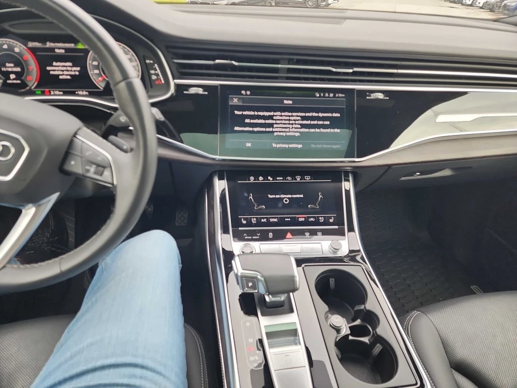 Audi Q8 * TECHNIK * CARFAX * БЕЗ ПЪРВОНАЧАЛНА ВНОСКА - изображение 7