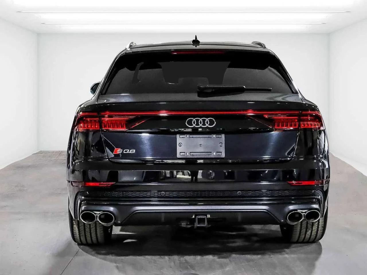 Audi SQ8 quattro Premium Plus  CARFAX, снимка 3 - Автомобили и джипове - 54414255