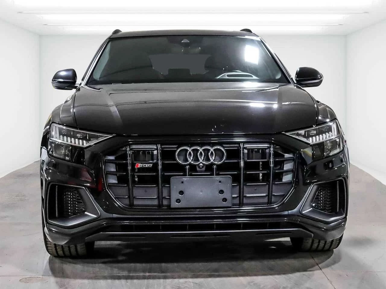 Audi SQ8 quattro Premium Plus  CARFAX, снимка 2 - Автомобили и джипове - 54414255