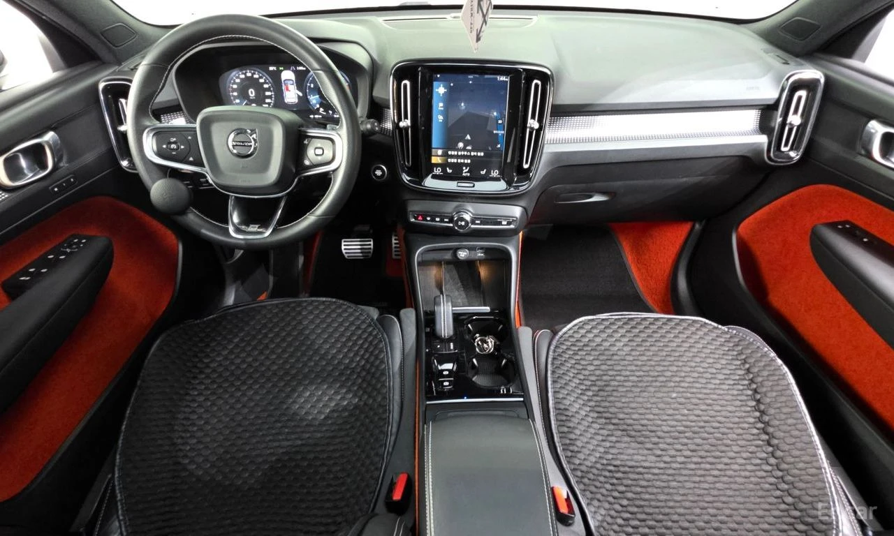 Volvo XC40 T4* R* DESIGN* LANE* ASSIST* ПАНОРАМА* КАМЕРА* , снимка 6 - Автомобили и джипове - 54884158