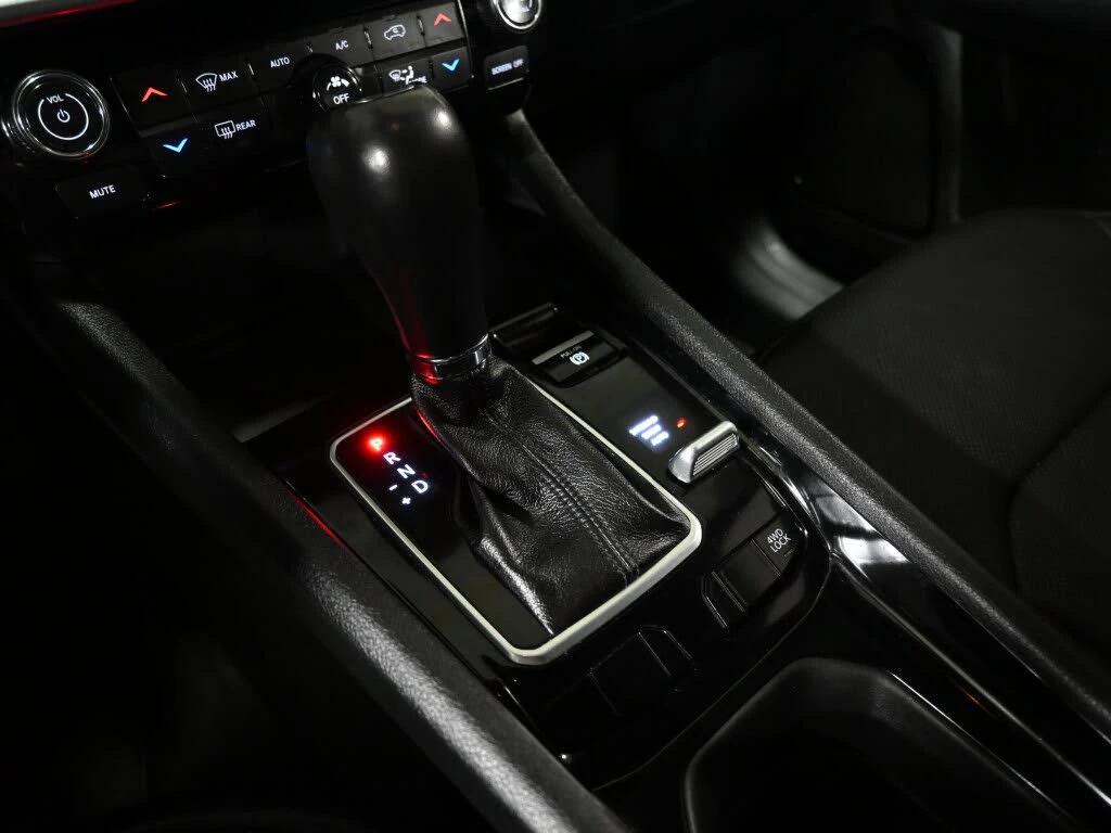 Jeep Compass Limited | 4WD | Дистанционно палене | Carplay , снимка 8 - Автомобили и джипове - 55058453