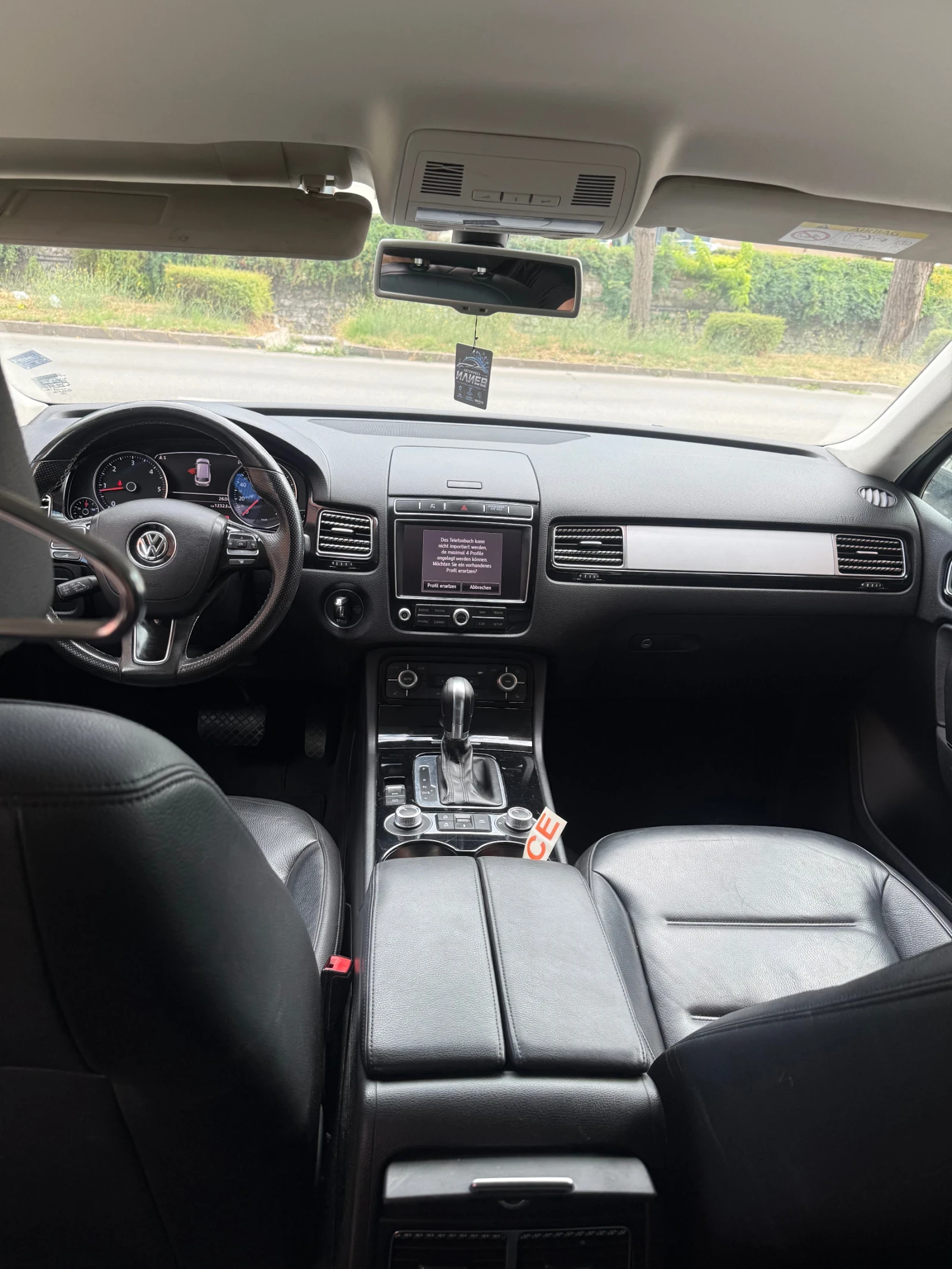 VW Touareg, снимка 5 - Автомобили и джипове - 55415844
